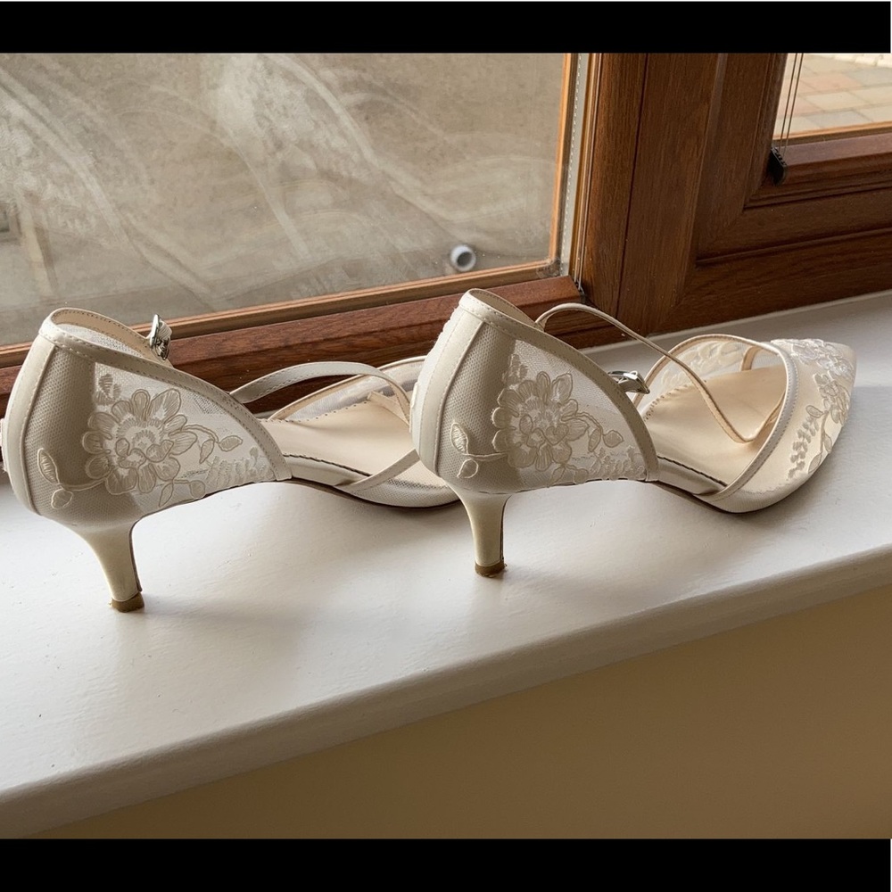 Bella Belle CANDICE IVORY
D'Orsay Ivory Vintage Lace Wedding Shoes